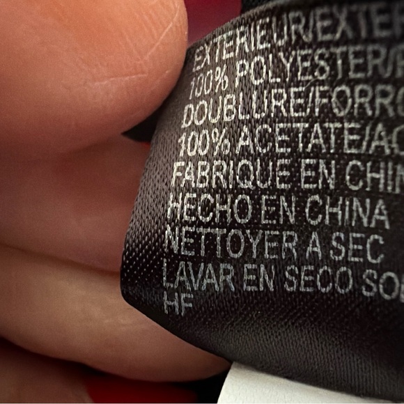 Elegant Black Sleeveless Dress by Tahari - Picture 8 of 11